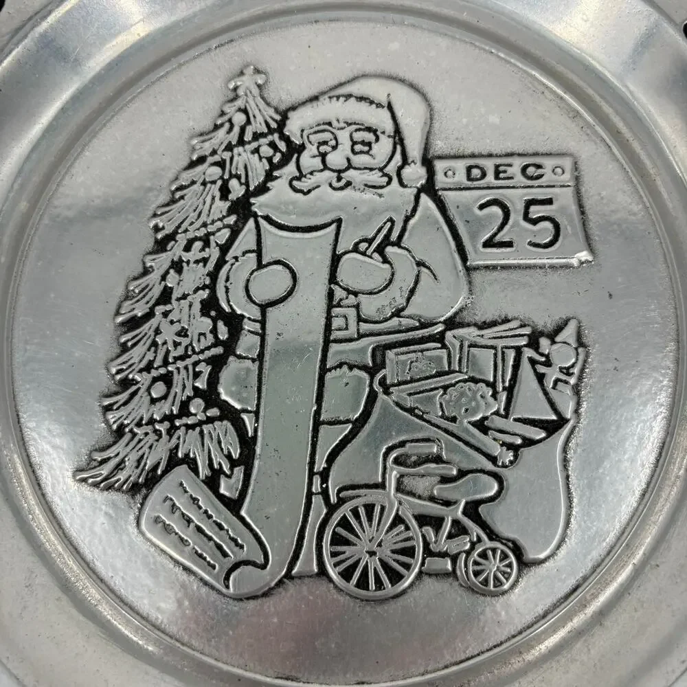 Wilton Pewter‎ Holiday Greetings Santa Plate Vintage 1981 Wall Hanger 7.5 Inch